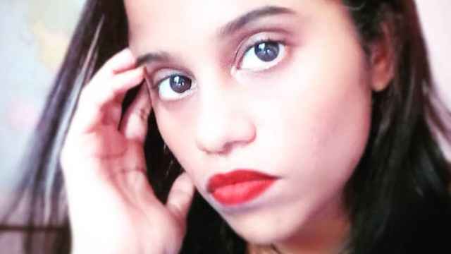 Photo of me wearing Oriflame cosmetics